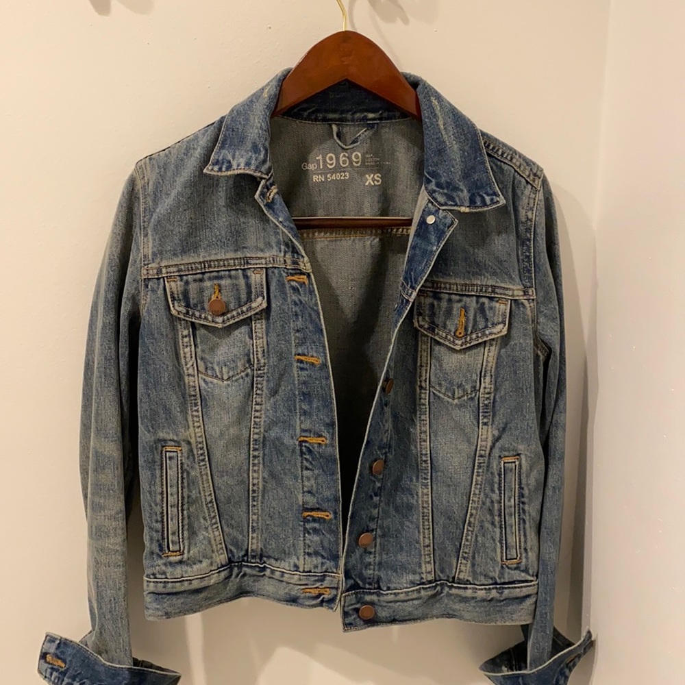 Distressed Jean Jacket - Gap - size XS